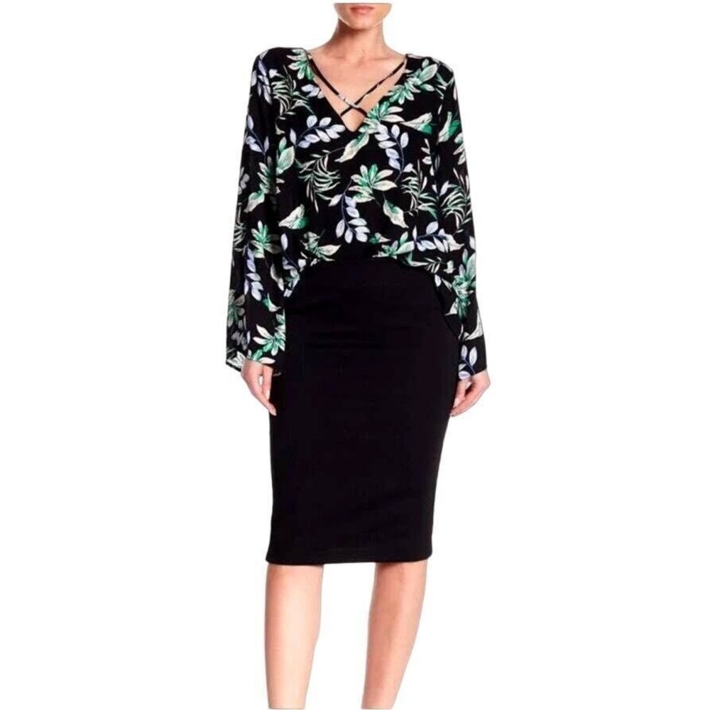 Lush Flowy lightweight Leaf Print Blouse size medium  tunic‎